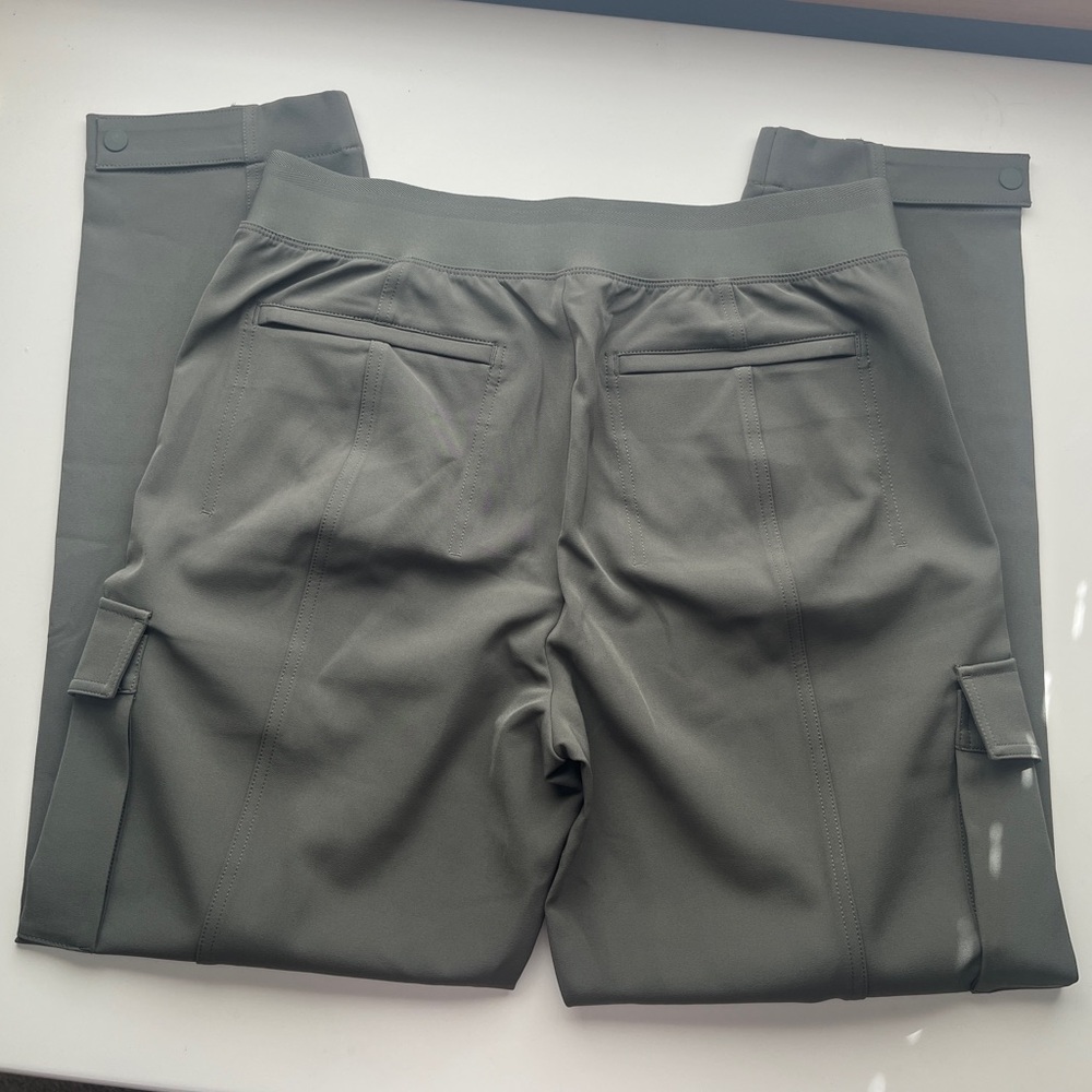 NWT Athleta Women’s Endless High Rise Cargo Pants Olive size 12 - Picture 11 of 13